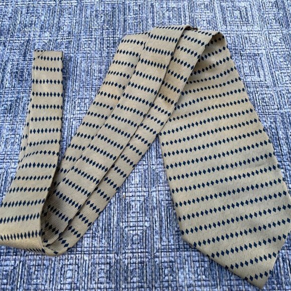 Van Heusen Men Tie Gold/Blue Tone Men Neck Tie Classic Ties 100% silk Handmade - Picture 2 of 9